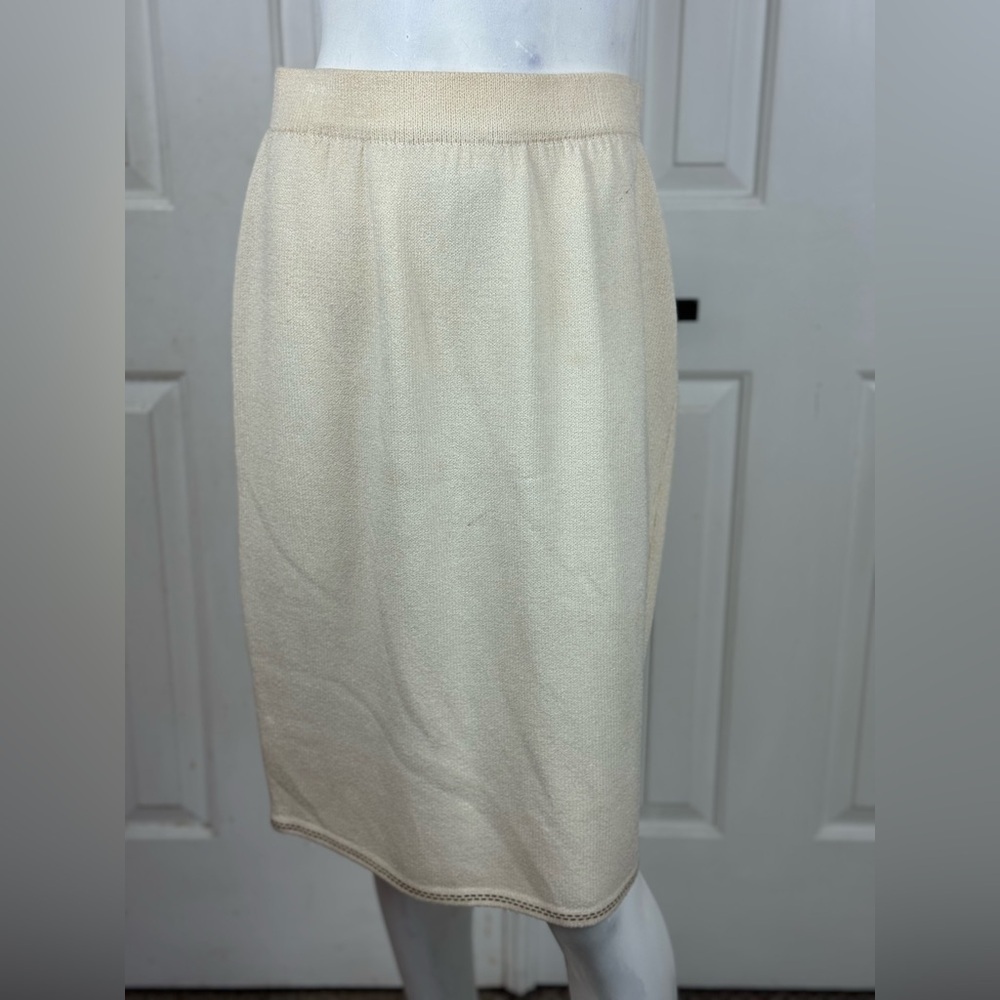 St. John Cream Asymmetrical Midi Pencil Skirt Size 8. D32